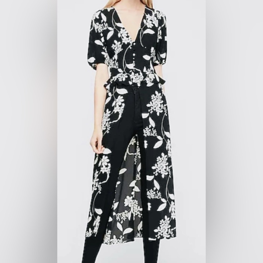 Express Women’s Floral Ruffle Waist Duster long Blouse Dress size L
NWOT